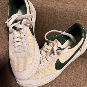 Nike retro tennis sneakers
